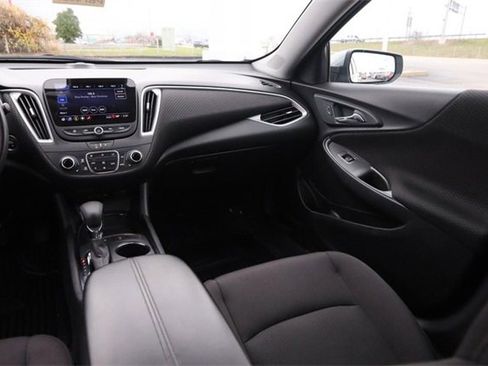 Used 2024 Chevrolet Malibu LT image 23