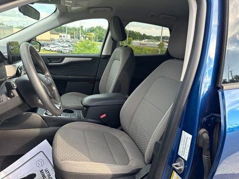 Used 2022 Ford Escape SE AWD/4WD image 2