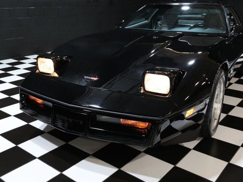 Used 1990 Chevrolet Corvette ZR-1 RWD image 9