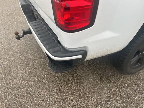 Used 2018 Chevrolet Silverado 1500 LT w/ Redline Edition image 9