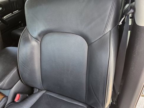 Used 2021 Nissan Armada SL w/ Captain's Chairs Package RWD image 16