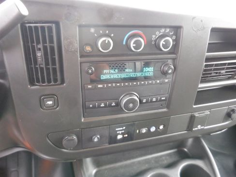 Used 2022 Chevrolet Express 2500 w/ Driver Convenience Package image 15