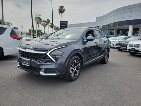 Used 2024 Kia Sportage EX image 2