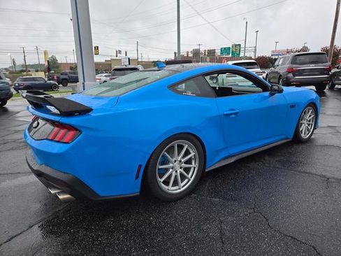 Used 2024 Ford Mustang GT RWD image 8