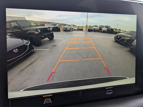 Used 2023 Chevrolet Suburban LT image 19