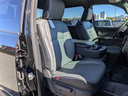 New 2026 RAM 2500 Tradesman w/ Chrome Appearance Group image 31