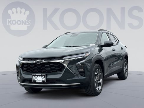 New 2026 Chevrolet Trax LT w/ Driver Confidence Package image 1