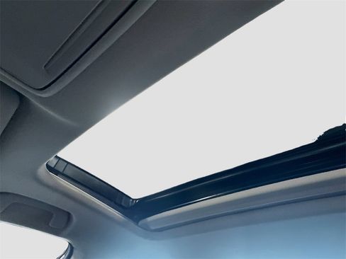 Used 2023 Honda Accord EX image 19