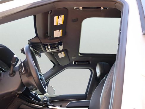 Used 2025 Land Rover Range Rover Sport SE image 37