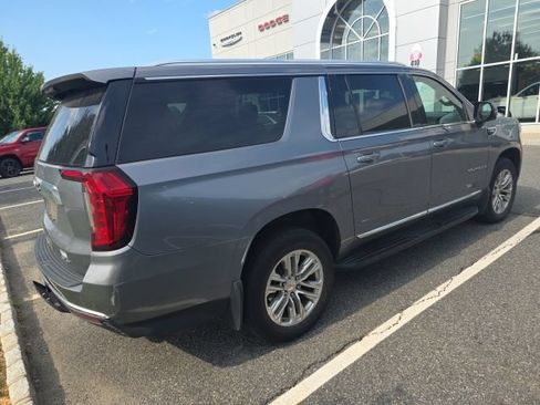 Used 2021 GMC Yukon XL SLT w/ SLT Premium Package AWD/4WD image 4