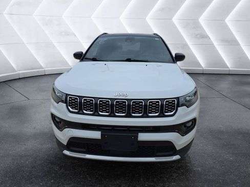 Used 2025 Jeep Compass Limited AWD/4WD image 2
