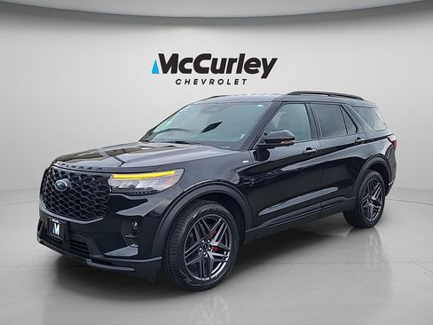 Used 2025 Ford Explorer ST-Line w/ ST-Line Street Pack AWD/4WD image 3