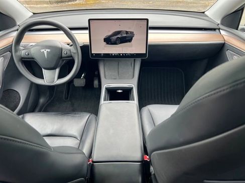 Used 2024 Tesla Model Y Long Range AWD/4WD image 7