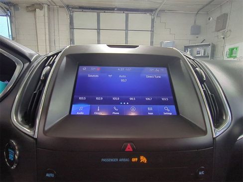 Used 2020 Ford Edge Titanium image 20