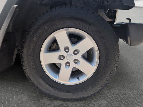 Used 2013 Jeep Wrangler Sport AWD/4WD image 27