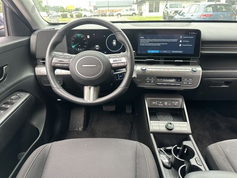 Used 2025 Hyundai Kona SEL FWD image 15