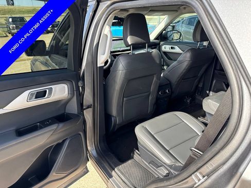Used 2025 Ford Explorer Active w/ Active Comfort Package RWD image 7