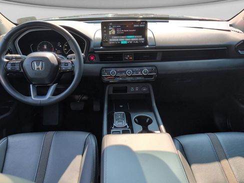 Used 2025 Honda Pilot Touring image 16