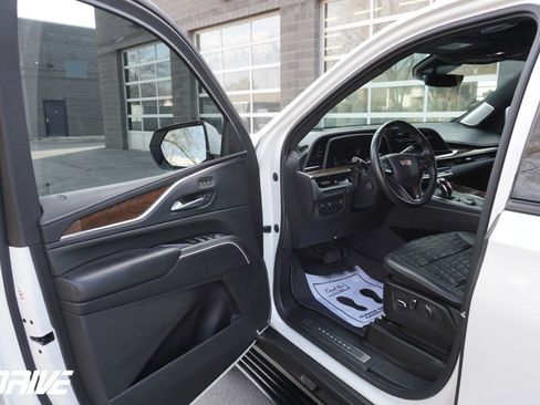 Used 2023 Cadillac Escalade ESV Sport Platinum w/ LPO, Floor Liner Package image 13