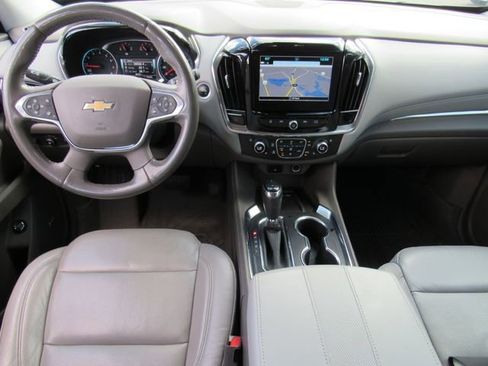 Used 2018 Chevrolet Traverse Premier w/ Driver Confidence II Package FWD image 18