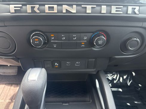 Used 2025 Nissan Frontier SV RWD image 14