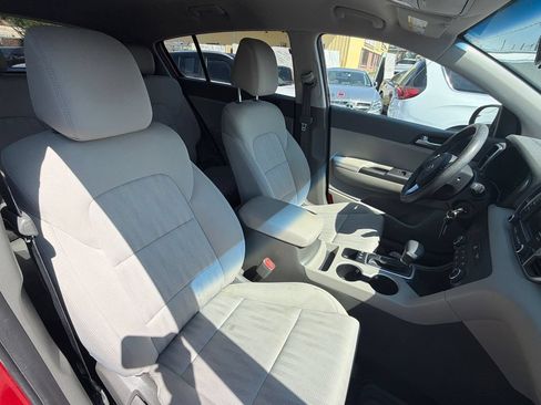 Used 2017 Kia Sportage LX AWD/4WD image 9