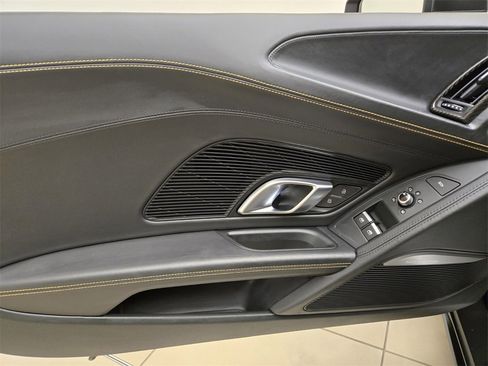 Used 2021 Audi R8 V10 w/ Premium Package image 28