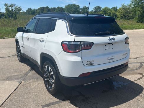 Used 2023 Jeep Compass Limited AWD/4WD image 3