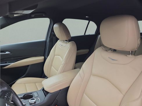 Used 2024 Cadillac XT4 Premium Luxury image 41