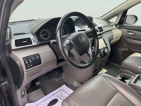 Used 2015 Honda Odyssey Touring Elite image 14
