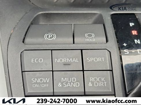 Used 2020 Toyota RAV4 LE w/ All Weather Liner Package AWD/4WD image 29