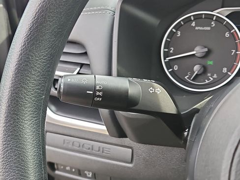 Used 2023 Nissan Rogue S image 26