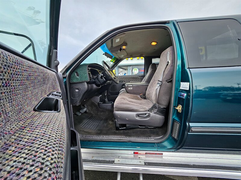 Used 1998 Dodge Ram 2500 Truck 4x4 Club Cab image 12