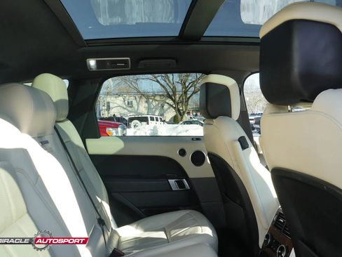 Used 2020 Land Rover Range Rover Sport HSE image 40