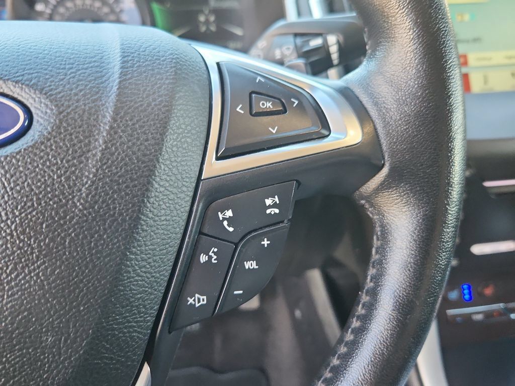 Used 2018 Ford Edge Titanium w/ Equipment Group 301A AWD/4WD image 23