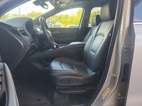 Used 2020 Buick Enclave Premium w/ Sun and Sites Package AWD/4WD image 14