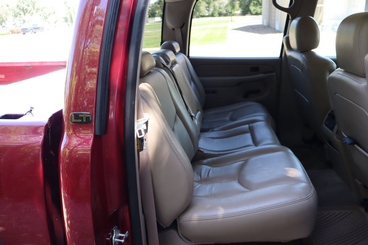 Used 2006 Chevrolet Silverado 2500 LT w/ Onstar Plus Package AWD/4WD image 20
