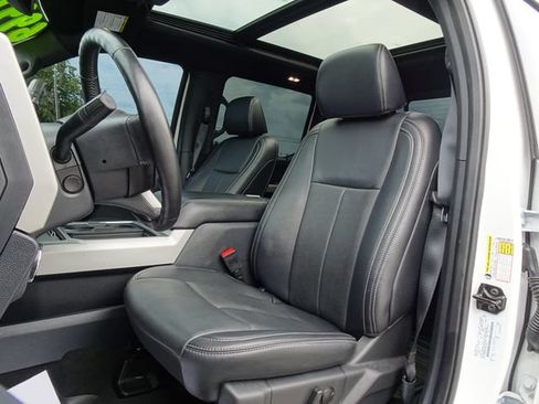 Used 2022 Ford F250 Lariat w/ Lariat Ultimate Package AWD/4WD image 11