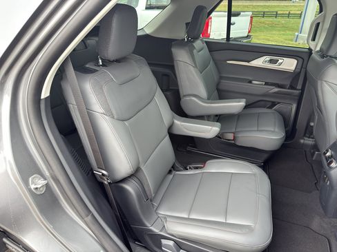 New 2025 Ford Explorer Active w/ Active Comfort Package image 13