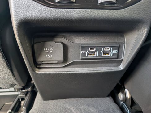Used 2025 Jeep Grand Cherokee Laredo X w/ Luxury Tech Group I AWD/4WD image 16