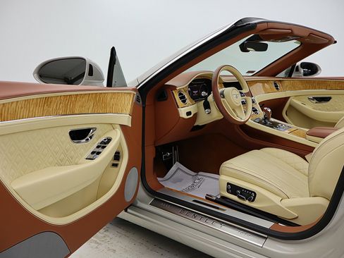 Used 2020 Bentley Continental GT image 54