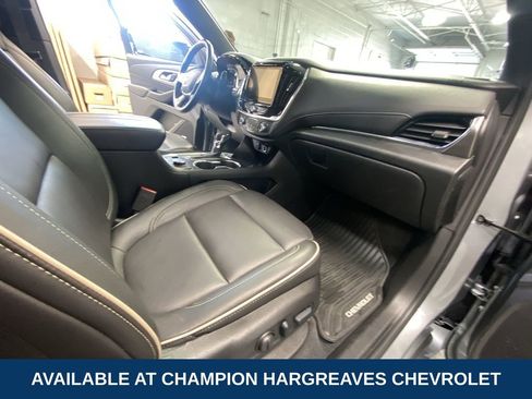 Used 2023 Chevrolet Traverse Premier AWD/4WD image 37