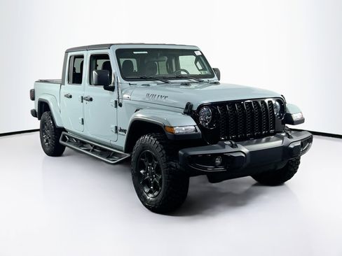 Used 2023 Jeep Gladiator Willys image 3