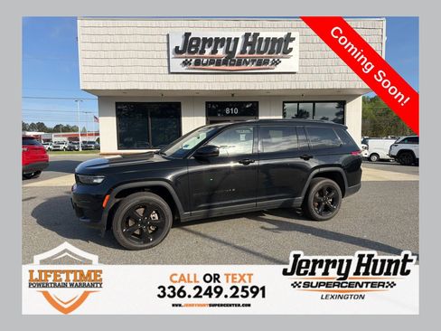 Used 2023 Jeep Grand Cherokee L Laredo image 1