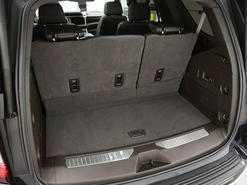 Used 2023 GMC Yukon Denali image 37