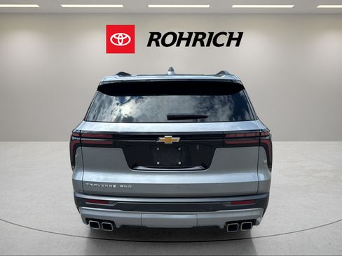 Used 2025 Chevrolet Traverse LT w/ Driver Confidence Package AWD/4WD image 7
