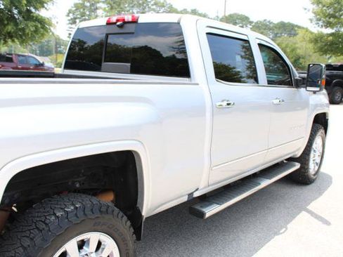 Used 2019 GMC Sierra 2500 Denali w/ Duramax Plus Package AWD/4WD image 11