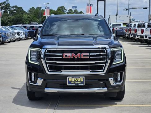 Used 2023 GMC Yukon SLT w/ SLT Premium Package AWD/4WD image 2