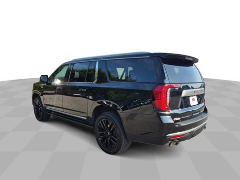 Used 2021 GMC Yukon XL Denali w/ Denali Premium Package AWD/4WD image 7