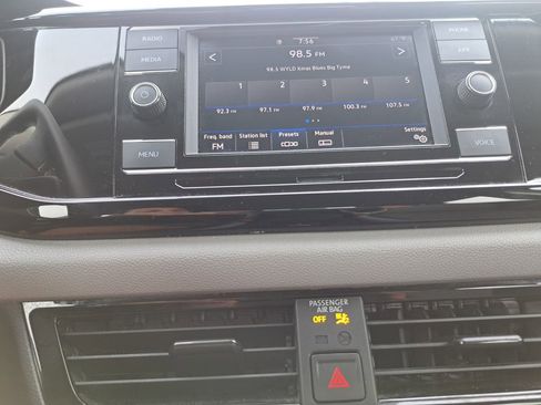 Used 2024 Volkswagen Taos S image 9